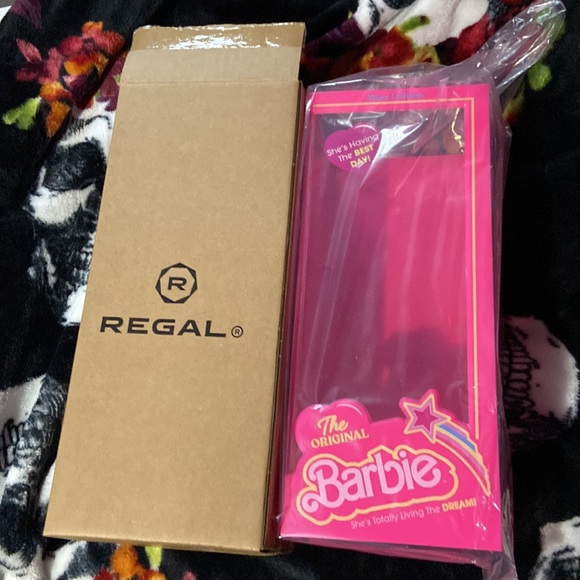 Barbie Movie Limited Edition  Regal Box Popcorn Tub NWT - Picture 5 of 7